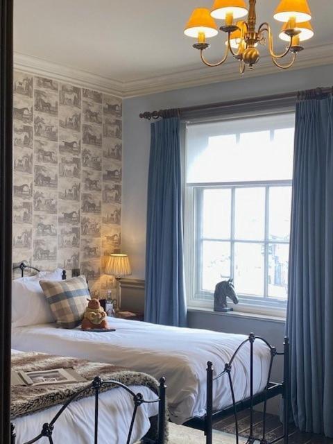 The Crown Hotel Blandford Forum Extérieur photo